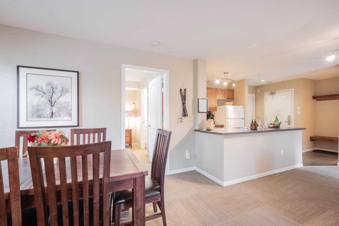 Deer Lodge By Outpost Whistler Extérieur photo