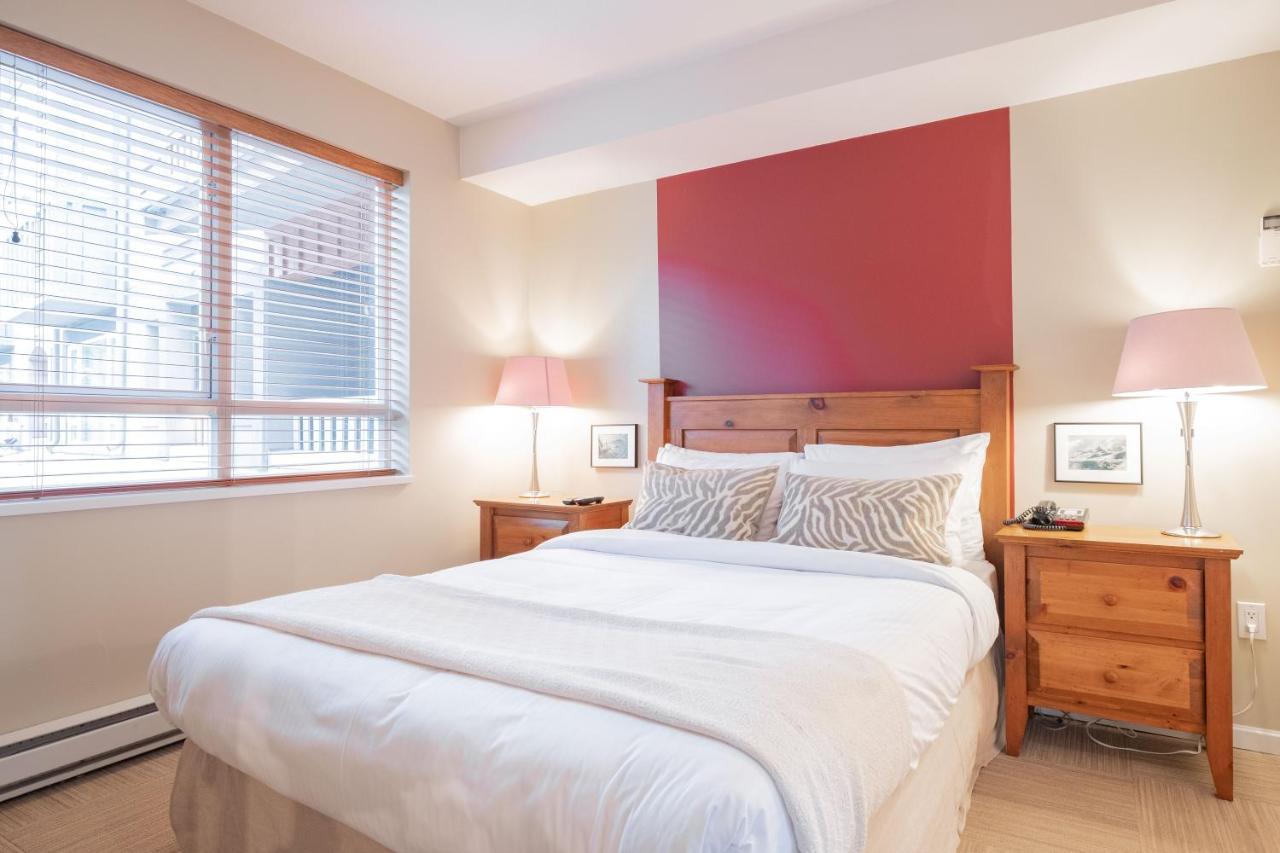 Deer Lodge By Outpost Whistler Extérieur photo